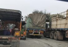 တရုတ်နယ်စပ် မူစယ် – မိန့်ဝိန်းဂိတ်တွင်ကုန်ကားကြီးများဆိုးရွားစွာပိတ်ဆို့ ရိုက်နှက်မှုများဖြစ်ပွါး