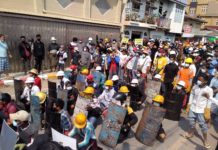 အောင်ပန်း လူထုသပိတ်ဖြိုခွင်း၊ဖမ်းဆီးမှုကြားက ဆက်လက်ဆန္ဒထုတ်ဖော်