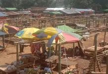 တန့်ယန်းမြို့ ယာယီပျံကျဈေးဆိုင်ခန်းခပေးဆောင်ခိုင်း