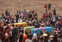 မိုင်းကိုင် TNP ဥက္ကဌ မိုင်းနုမ်ဟန်၏ မိသားစု ဈာပနာ လူထောင်ချီလိုက်ပို့