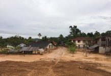 ရေကြီးဒဏ်ကြောင့် စားဝတ်နေရေးခက်ခဲနေသည့် နားဟိုင်းလုံ