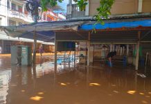 တာချီလိတ်မြို့ ရေကြီးရေလျှံမှု ရပ်ကွက်တွင်းရှိ လမ်းများ ဆိုးရွားစွာပျက်စီးနေ