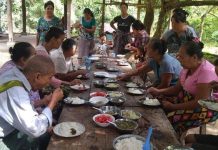 မိုးမောက်မြို့နယ် လက်နက်ကြီးသံတွေကြောင့် စစ်ဘေးရှောင် နေရပ်ပြန်ရမှာကို စိုးရိမ်နေ