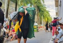 ခက်ခဲတဲ့ နယ်စပ်ကုန်သွယ်ရေးဇုန်က တပိုင်တနိုင် အမျိုးသမီးများ