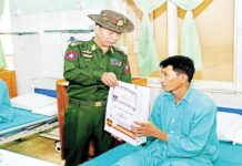 ပြင်ဦးလွင် တိုက်ခိုက်ခံရမှု မန္တလေးတိုင်းမှူးနှင့် တပ်နယ်မှူး စစ်ခုံရုံးဖွဲ့ စစ်ဆေးရန် မင်းအောင်လှိုင် အမိန့်ပေး