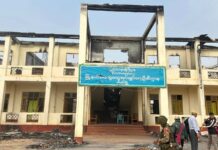 ဆီဆိုင်မြို့မဈေးထဲရှိ ပစ္စည်းများကို စစ်ကောင်စီက လေလံတင်ရောင်းချ၊ ၎င်းအုပ်ချုပ်ရေးယန္တရား ပြန်လည်ပတ်နိုင်ရန် ကြိုးပမ်းနေ