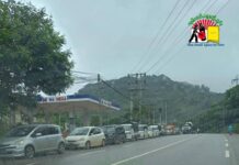 တောင်ကြီးမြို့ စက်သုံးဆီများ ထောက်ခံစာဖြင့် တန်းစီဝယ်ရ ခရီးသည်လိုင်းကားများပိုကြပ်တည်းလာ