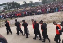 ဟိုပန် UWSA မှ ရာဇဝတ်မှုကျူးလွန်သူ (၇)ဦးကို လူစုလူဝေးရှေ့ သေဒဏ်နှင့် ထောင်ဒဏ် စီရင်ချက်ချ