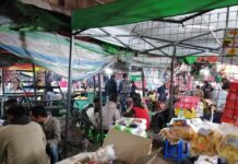 တောင်ကြီးစည်ပင်မှ ခေါင်းစဉ်အမျိုးမျိုးဖြင့် ဈေးသည်များထံအခွန်ကောက်နေ