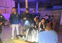 ချင်းမိုင်ရှိ စားသောက်ဆိုင်နှင့် ကာရာအိုကေဆိုင်များကို ထိုင်းရဲတပ်ဖွဲ့ ဝင်ရောက်စစ်ဆေး ဖမ်းဆီးနေ