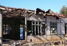 ဒီးမော့ဆိုမြို့ စစ်ကောင်စီ လေကြောင်း ပစ်ခတ်မှုကြောင့် စာသင်ကျောင်းနှင့် နေအိမ်များပျက်စီး