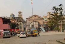 မူဆယ်မြို့နယ် ပန်ဆိုင်းနယ်စပ်ဂိတ်တွင် MNDAA ထိန်းချုပ်ထားစဉ် မြန်မာအလံပြန်လွှင့်ထူ