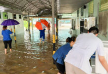ချင်းရိုင်းတွင် ရုတ်တရက်ရေကြီးမှုကြောင့် ဆေးရုံများပိတ်ထားရပြီး အရေးပေါ်ကူညီကယ်ဆယ်ရေးလုပ်ငန်းများလုပ်ဆောင်