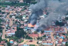 ကျောက်မဲမြို့နယ် နောင်ပိန်ရွာထဲ လေကြောင်းဗုံးကြောင့်မီးလောင်နေ၊ ပိတ်မိပြည်သူ ထိခိုက်သေဆုံးမှုများ