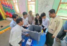 လင်းခေးမြို့တွင် စစ်ကော်မရှင်ဝန်ထမ်းများမှ မြို့နေလူထု အိမ်ထောင်စုစာရင်း စစ်ဆေးနေ