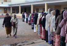 မဲပေးစက် ပထမဆုံးအကြိမ် အသုံးပြုခြင်းကြောင့် သက်ကြီးပိုင်းများ မဲမပေးတတ်ဘဲ အခက်တွေ့