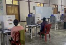 ကွန်ဟိန်းမြို့နယ် သက်ကြီးပိုင်းပုဂ္ဂိုလ်များ မဲပေးစက်ဖြင့် မဲပေးချိန် အခက်အခဲများ ကြုံတွေ့