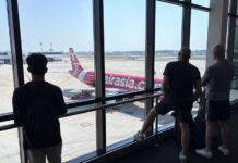 လေယာဉ်ခရီးစဉ်များ ရုတ်တရက်ဖျက်သိမ်းမှုကြောင့် ခရီးသွားလုပ်ငန်းရှင်များ ဆုံးရှုံးမှုကြီးမား