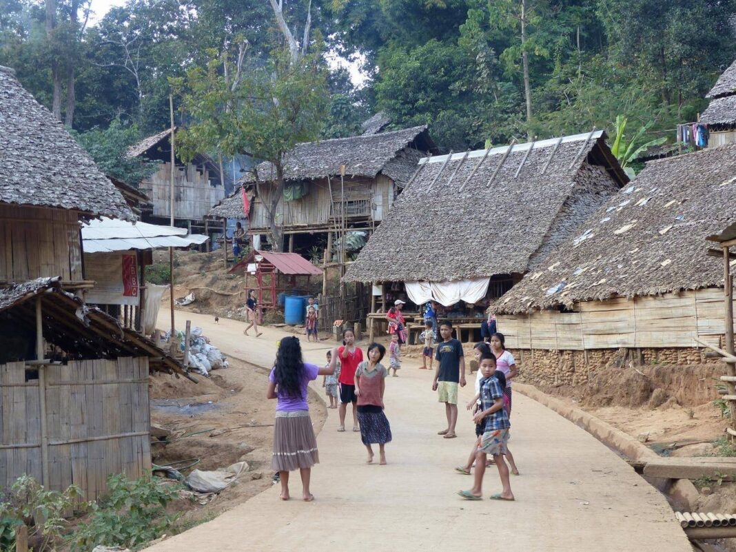 မြန်မာ-ထိုင်းနယ်စပ် စစ်ဘေးဒုက္ခသည်စခန်းတစ်ခု