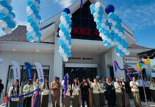 နမ့်စန် မတ်ကျန်းပြည်သူ့စစ်နယ်မြေ KBZ ဘဏ်ခွဲ ဦးအောင်ကိုဝင်း ကိုယ်တိုင်ဖွင့်လှစ်ပေးခဲ့