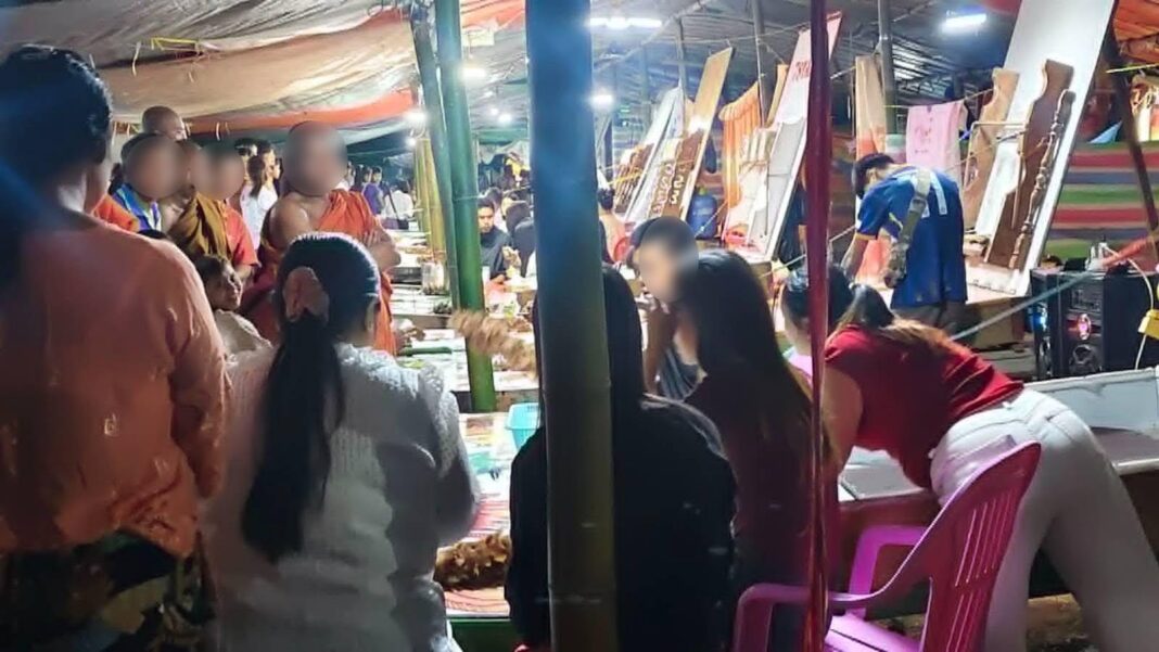 မိုးနဲမြို့နယ် စေတီထီးတင်ပွဲ၌ လောင်းကစားဝိုင်းများ ထည့်သွင်းကျင်းပ