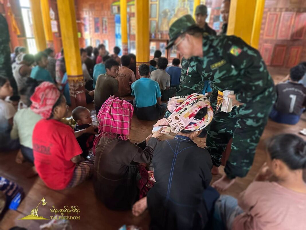 ပုံစာ - RCSS ထံ ဘက်ပြောင်းခိုလှုံလာသည့် PNLA တပ်ဖွဲ့ဝင်နှင့် မိသားစုဝင်များ (ဓာတ်ပုံ-Tai Freedom)